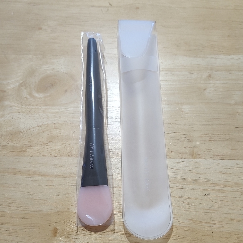 Mary Kay Makeup Brush with Case, mask applicator